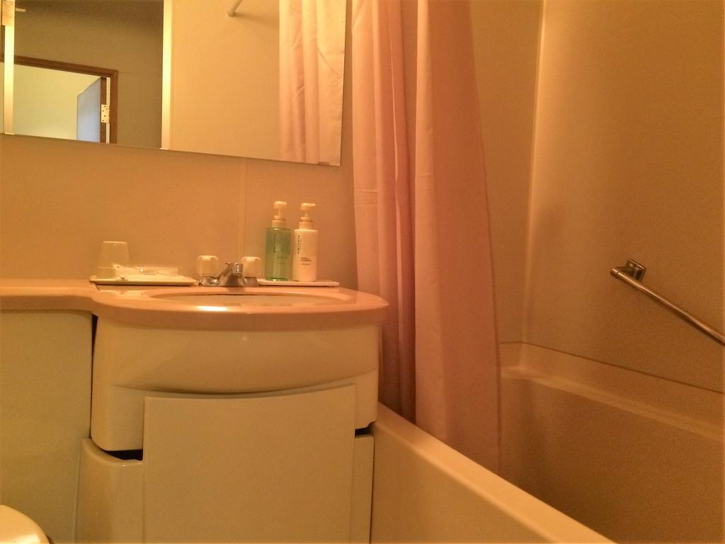 Iris Yu Hotel Хирайзуми Екстериор снимка